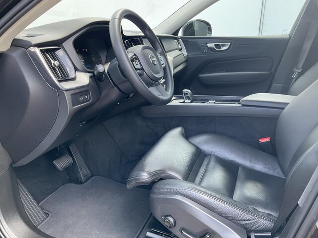 Volvo XC60 2.0 T6 Plug-in hybrid AWD Plus Bright Panorama Leer inscription stoelen