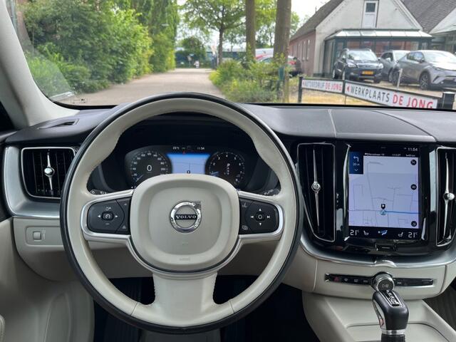 Volvo XC60 2.0 T5 MOMENTUM 250PK AUTOMAAT / CARPLAY / DAB / ELEK. TREKHAAK / LED / STOELVERW. / 18'' LM-VELGEN