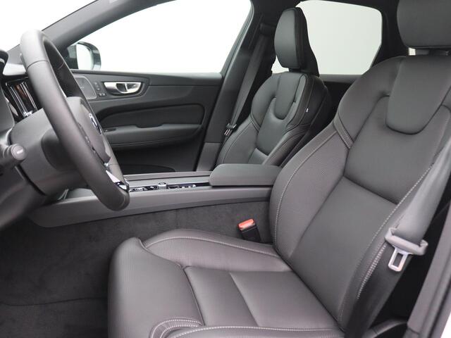 Volvo XC60 2.0 T6 Plug-in hybrid AWD Plus Black Edition 336PK Panoramadak, Trekhaak, 21" LM Velgen, 360gr. Camera, Head-Up Display, Elektr. Achterklep, Keyless, Memorystoel
