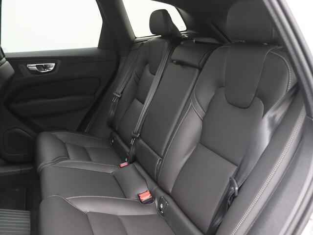 Volvo XC60 2.0 T6 Plug-in hybrid AWD Plus Black Edition 336PK Panoramadak, Trekhaak, 21" LM Velgen, 360gr. Camera, Head-Up Display, Elektr. Achterklep, Keyless, Memorystoel