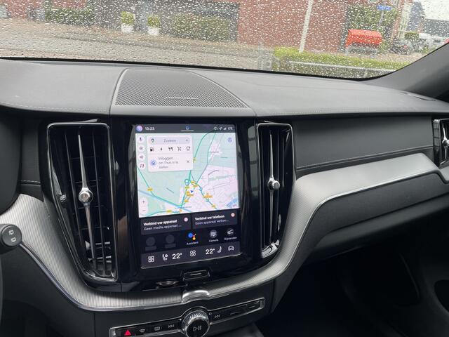 Volvo XC60 2.0 T8 455 pk Plug-in hybrid AWD Ultimate Bright Long Range Trekhaak Panoramadak 360 Camera Head-Up Display Harman Kardon Audio Elektrische Stoelen 21 Inch Velgen Pilot Assist ACC Stuurverwarming Stoelverwarming Apple Carplay Android Auto S Vol Opties 1e 