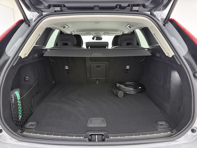 Volvo XC60 T8 455pk AWD Plus Dark | Camera rondom | Harmon Kardon | Stoelstuur verwarming + Achterbank | Intellie safe |
