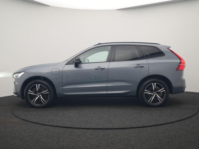 Volvo XC60 T6 AWD R-Design LONG RANGE PHEV 350pk Dealer O.H. | Panodak | Camera | Sportstoelen Memory & Verwarmd | Stuur Verwarmd | Google Assistent | Keyless | Cruise Control | Apple Carplay | DAB | Plug In Hybrid |