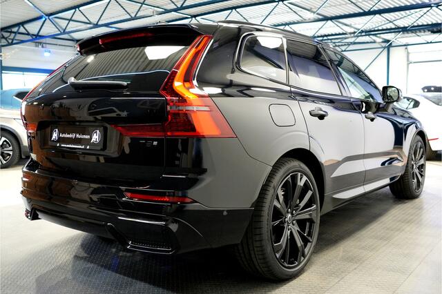 Volvo XC60 2.0 T8 AWD 335kW/456pk Aut8 MJ2026 Plug-in Ultra Black Exec. LUCHTVERING + BOWERS&WILKINS + PANORAMADAK + EL.TREKHAAK + HEAD-UP + PILOT ASSIST + STOELMASSAGE + V&A STOEL-&STUURVERWARMING + STOELVENTILATIE + 360 CAMERA + 21" LM-VELGEN!