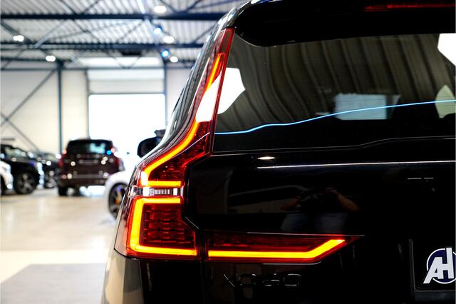 Volvo XC60 2.0 T8 AWD 335kW/456pk Aut8 MJ2026 Plug-in Ultra Black Exec. LUCHTVERING + BOWERS&WILKINS + PANORAMADAK + EL.TREKHAAK + HEAD-UP + PILOT ASSIST + STOELMASSAGE + V&A STOEL-&STUURVERWARMING + STOELVENTILATIE + 360 CAMERA + 21" LM-VELGEN!