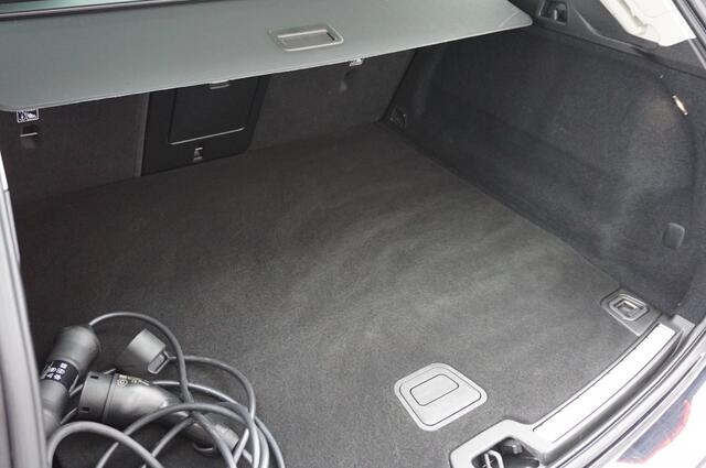 Volvo XC60 350PK T6 AWD CORE PHEV | PANO | SUPER LUXE | CLIMATEPACK