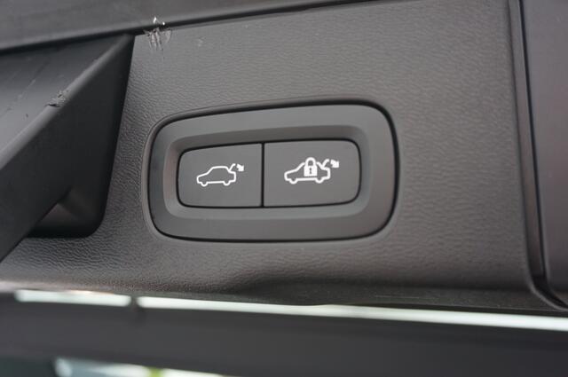 Volvo XC60 350PK T6 AWD CORE PHEV | PANO | SUPER LUXE | CLIMATEPACK