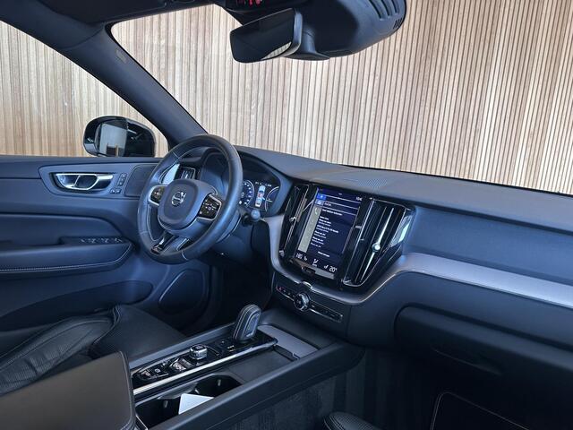 Volvo XC60 2.0 T6 Plug-in hybrid AWD R-Design Trekhaak | Pano | electrische stoelen