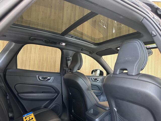 Volvo XC60 2.0 T6 Plug-in hybrid AWD R-Design Trekhaak | Pano | electrische stoelen