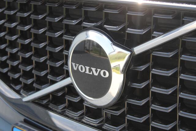 Volvo XC60 2.0 T6 Plug-in hybrid AWD Plus Dark | Incl. 12 maanden garantie | Schuif/kantel dak | Elektrisch verstelbare stoelen met memory | Achteruitrijcamera | Keyless entry/start | Adaptive cruise | Elektrische kofferbakklep | Climate controle | Virtual Cockpit |
