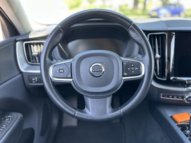 Volvo XC60 2.0 B4 Momentum |CARPLAY|CRUISE|CLIMA|LM VELGEN 18''