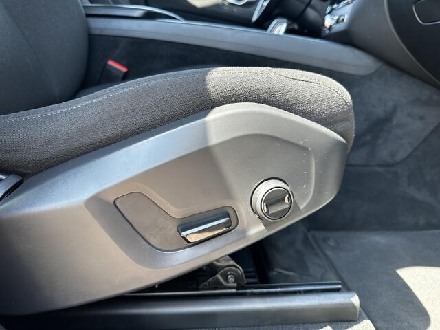 Volvo XC60 2.0 B4 Momentum |CARPLAY|CRUISE|CLIMA|LM VELGEN 18''