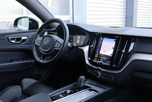Volvo XC60 2.0 B5 AWD R-Design | HUD | Harman/Kardon | Panoramadak | 360* Camera | ACC |