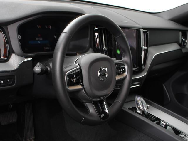 Volvo XC60 2.0 T6 Plug-in hybrid AWD Automaat Plus Dark Adaptieve cruise control Leder Navigatie Google Harman Kardon Panorama dak Lichtmetalen Velgen Dab Stoelverwarming Camera 360 Led Climate control Apple Carplay/ Android Auto