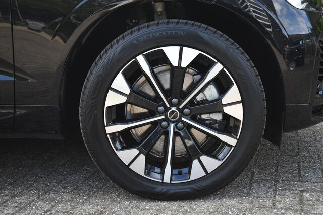 Volvo XC60 T6 Plug-in hybrid AWD Ultra Dark | Panoramisch Schuif-/Kanteldak | 360 camera | All Season banden | Harman Kardon Premium Audio | BLIS | Elektrische stoelen met geheugen functie | Semi-elektrische trekhaak | Keyless | Elektrische Achterklep | 20 Inch Lich