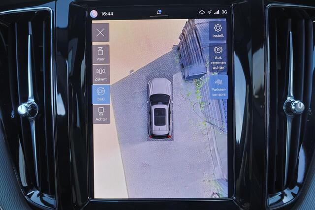 Volvo XC60 T6 Recharge AWD Plus Black Edition - Panorama/schuifdak - IntelliSafe Assist & Surround - 360º Camera - Harman/Kardon audio - Adaptieve LED koplampen - Verwarmde voorstoelen, stuur & achterbank - Parkeersensoren voor & achter - Elektr. bedienb. voorstoele