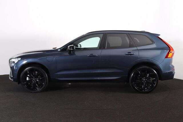 Volvo XC60 T8 Recharge AWD Plus Black Edition - IntelliSafe Assist & Surround - 360º Camera - Harman/Kardon audio - Adaptieve LED koplampen - Verwarmde voorstoelen, stuur & achterbank - Parkeersensoren voor & achter - Elektr. bedienb. voorstoelen met geheugen - Draa