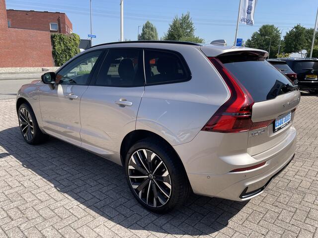 Volvo XC60 2.0 T6 Plug-in hybrid AWD Ultra Dark Luchtvering Bowers en Wilkins Audio Nappa Leder Massagestoelen Stoelventilatie 21 Inch Velgen 360 Camera Elektrische comfortstoelen Apple Carplay Android Auto Stuurverwarming Vol Opties Nieuwe Auto ! Incl. BTW