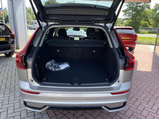 Volvo XC60 2.0 T6 Plug-in hybrid AWD Ultra Dark Luchtvering Bowers en Wilkins Audio Nappa Leder Massagestoelen Stoelventilatie 21 Inch Velgen 360 Camera Elektrische comfortstoelen Apple Carplay Android Auto Stuurverwarming Vol Opties Nieuwe Auto ! Incl. BTW