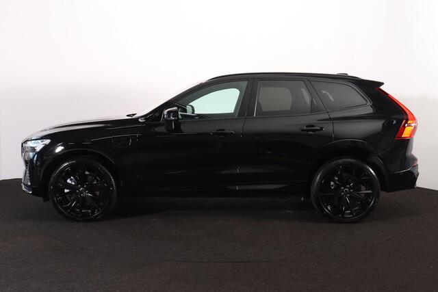 Volvo XC60 T6 Recharge AWD Plus Black Edition - Panorama/schuifdak - IntelliSafe Assist & Surround - 360º Camera - Harman/Kardon audio - Adaptieve LED koplampen - Verwarmde voorstoelen, stuur & achterbank - Parkeersensoren voor & achter - Elektr. bedienb. voorstoele