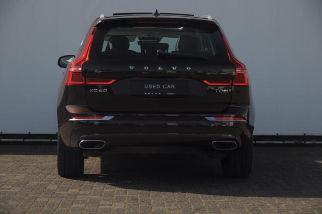Volvo XC60 T8 390PK Automaat Recharge AWD Inscription / Head up display / Leer dashboard / Trekhaak / BLIS / Adaptieve cruise control / Panoramadak / Apple carplay / Parkeersensoren met camera / Elektrische achterklep / Elektrische stoelen met geheugen / Stoel en st