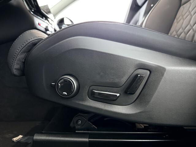 Volvo XC60 T6 Plug-in hybrid AWD Ultra Dark | SOH 100% | Panoramadak | 360° camera | Harman Kardon | Head-up Display | Stoel- en Stuurverwarming | Trekhaak