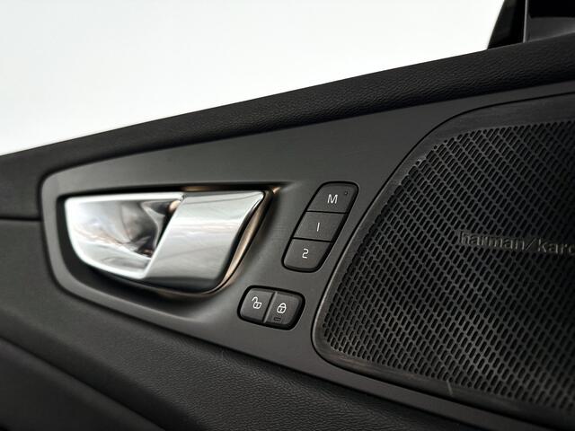 Volvo XC60 T6 Plug-in hybrid AWD Ultra Dark | SOH 100% | Panoramadak | 360° camera | Harman Kardon | Head-up Display | Stoel- en Stuurverwarming | Trekhaak