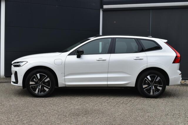 Volvo XC60 T6 Plug-in hybrid AWD Plus Dark | Allseason banden | Panoramadak | Trekhaak | 360 graden camera | Verwarmbare voorstoelen en achterbank | Head up display | Stoel-/Stuurwiel verwarming | Premium audio by Harman Kardon