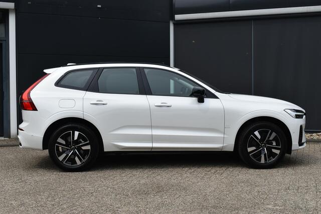 Volvo XC60 T6 Plug-in hybrid AWD Plus Dark | Allseason banden | Panoramadak | Trekhaak | 360 graden camera | Verwarmbare voorstoelen en achterbank | Head up display | Stoel-/Stuurwiel verwarming | Premium audio by Harman Kardon