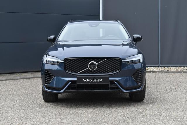 Volvo XC60 2.0 T6 Plug-in hybrid AWD Ultra Dark Allseason banden | Trekhaak | Headup display | Panoramadak\schuifdak | Stoel en stuurwarming | Elektrisch verstelbare stoelen met geheugen |