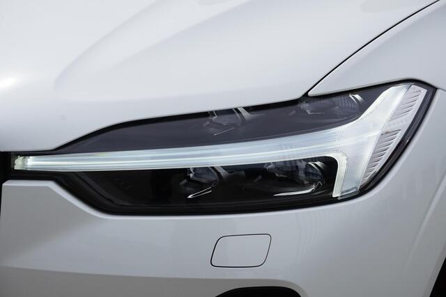 Volvo XC60 2.0 T6 Plug-in hybrid AWD Plus Dark | SOH:99% | Long Range | Google | Trekhaak | Panorama-schuifdak | Memory | Power Seat | Stoel/stuur verwarming | Standkachel | Camera |