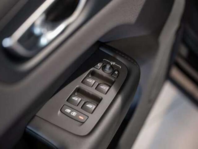 Volvo XC60 2.0 T8 Plug-in hybrid AWD Plus Dark (335kW/455PK) PANORAMA, LUCHTV, WINTER, HuD ** 1e EIG - Ex VOLVO) ** INFORMEER OOK NAAR ONZE AANTREKKELIJKE FINANCIAL-LEASE TARIEVEN **