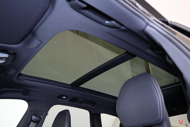 Volvo XC60 T8 Recharge AWD Ultra Black Edition Exec - Luchtvering - Panorama/schuifdak - IntelliSafe Assist & Surround - 360º Camera - Bowers & Wilkins audio - Adaptieve LED koplampen - Verwarmde voorstoelen, stuur & achterbank - Parkeersensoren voor & achter - Elek