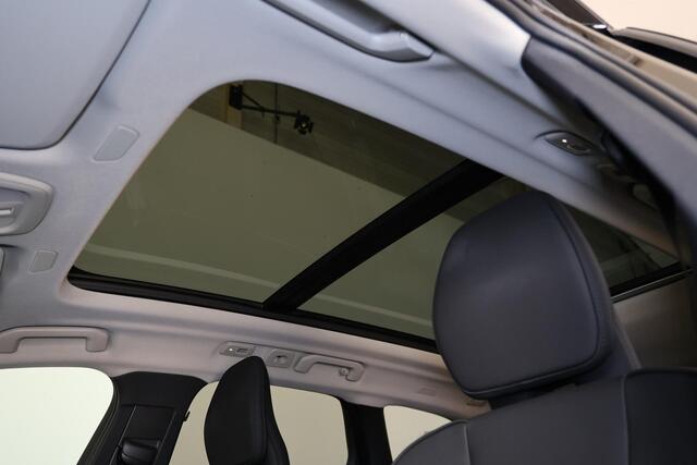 Volvo XC60 T6 Recharge AWD Plus Bright - Panorama/schuifdak - IntelliSafe Assist & Surround - 360º Camera - Harman/Kardon audio - Adaptieve LED koplampen - Verwarmde voorstoelen, stuur & achterbank - Parkeersensoren voor & achter - Elektr. bedienb. voorstoelen met g
