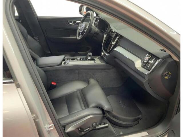 Volvo XC60 2.0 T8 Plug-in hybrid AWD Ultimate Dark Panoramadak - Adaptieve Cruise Control - Harman kardon - Stoelverwarming voor/achter - Stuurwielverwarming - Stoelen voor elektrisch verstelbaar -