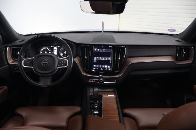 Volvo XC60 2.0 B5 Momentum Exclusive | Trekhaak | Panoramadak | Leder
