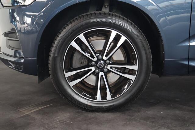 Volvo XC60 2.0 B5 Momentum Exclusive | Trekhaak | Panoramadak | Leder