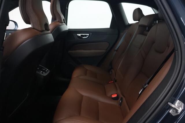 Volvo XC60 2.0 B5 Momentum Exclusive | Trekhaak | Panoramadak | Leder