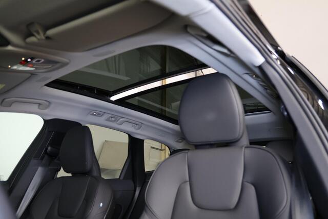Volvo XC60 T6 Recharge AWD Plus Bright - Panorama/schuifdak - IntelliSafe Assist & Surround - 360º Camera - Harman/Kardon audio - Adaptieve LED koplampen - Verwarmde voorstoelen, stuur & achterbank - Parkeersensoren voor & achter - Elektr. bedienb. voorstoelen met g