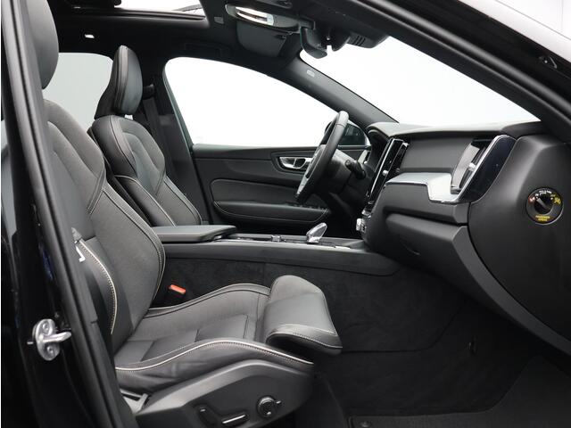Volvo XC60 2.0 T8 Plug-in hybrid AWD Ultra Black Edition / Trekhaak / Luchtvering / Head-Up Display / Panoramadak / Harman Kardon / 360 Camera / Stoel+Stuurverwarming /
