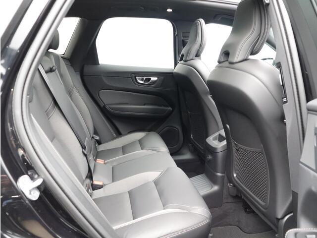 Volvo XC60 2.0 T8 Plug-in hybrid AWD Ultra Black Edition / Trekhaak / Luchtvering / Head-Up Display / Panoramadak / Harman Kardon / 360 Camera / Stoel+Stuurverwarming /