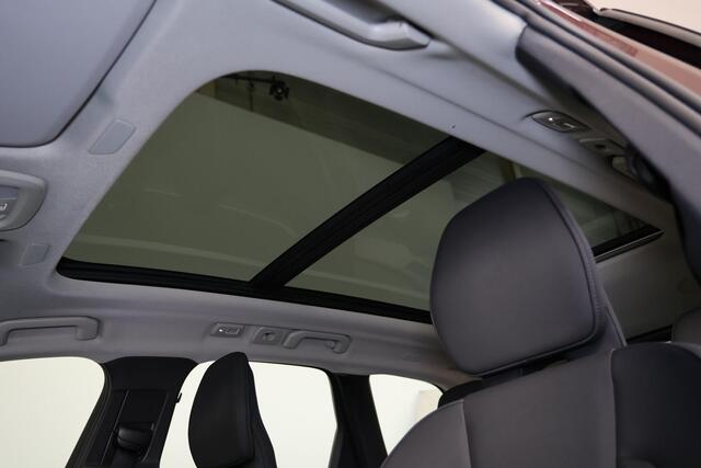 Volvo XC60 T6 Recharge AWD Plus Dark - Panorama/schuifdak - IntelliSafe Assist & Surround - 360º Camera - Harman/Kardon audio - Verwarmde voorstoelen, stuur & achterbank - Parkeersensoren voor & achter - Elektr. bedienb. voorstoelen met geheugen - Head up display -