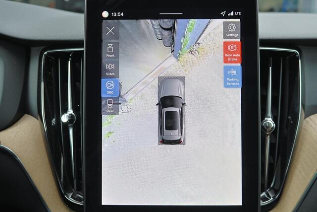 Volvo XC60 T6 Recharge AWD Plus Dark - Panorama/schuifdak - IntelliSafe Assist & Surround - 360º Camera - Harman/Kardon audio - Verwarmde voorstoelen, stuur & achterbank - Parkeersensoren voor & achter - Elektr. bedienb. voorstoelen met geheugen - Head up display -