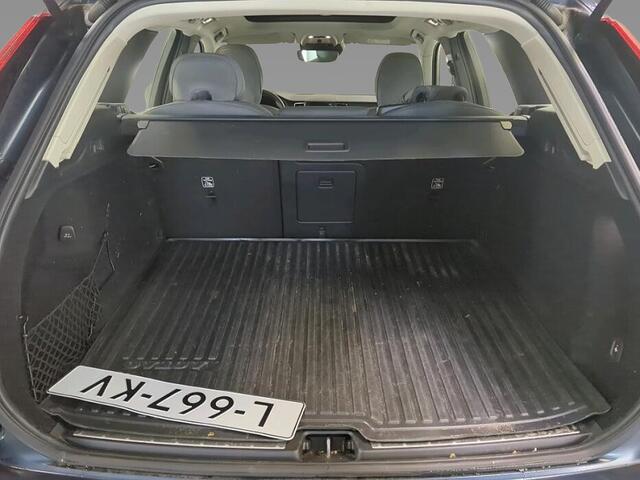 Volvo XC60 2.0 B5 Momentum Exclusive 1e-Eig. & Keurig-Onderh. BOVAG-Garantie. NL-Auto.