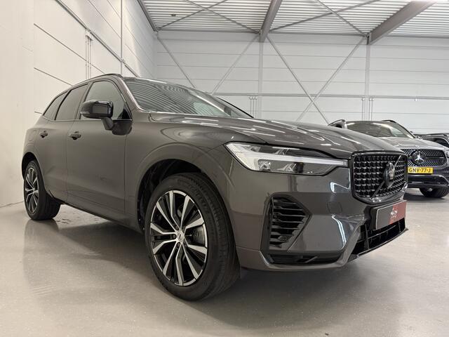 Volvo XC60 T6 Recharge AWD R-Design Long Range PLATINUM-GREY/PANO/TREKHAAK/20"/LEER-SPORT/ACC/PILOT-ASSIST/GOOGLE/2x MEMORY/BLACK-PACK/CRYSTAL-POOK/NET OH BEURT GEHAD BIJ VOLVO DEALER