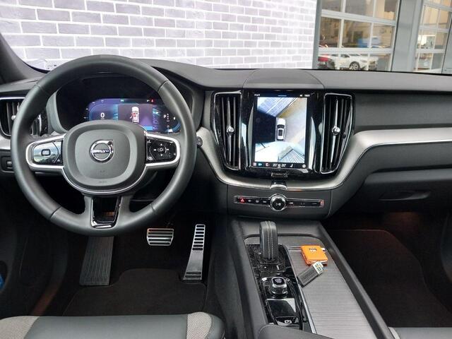 Volvo XC60 2.0 B5 R-Design | 360 Graden Camera | Parkeersensoren | Navigatie | Apple Carplay | Android Auto | Keyless Entry | Elektrische Achterklep | Cruise Control Adaptief | BLIS | Nappa lederen bekleding |