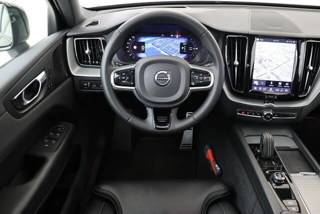 Volvo XC60 T8 PLUG-IN HYBRID AWD R-DESIGN [MY22] -PANO.DAK|HARMAN/KARDON|GEVENT.LEDER|POWER-SEATS|HEAD-UP DISP.|ADAP.LED|CAMERA|GOOGLE|22"
