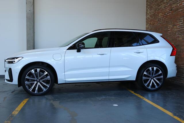 Volvo XC60 T8 Plug-in hybrid AWD R-Design Volvo XC60 T8 Recharge Automaat AWD R-Design | Panoramadak | Premium Harman Kardon audio | 360° Parkeercamera | Google Infotaiment | Adaptive Cruise Control | Elektrisch bedienbare voorstoelen | Volvo on Call