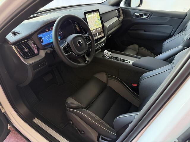 Volvo XC60 456PK 2.0 T8 456PK AWD ULTRA ! BLACK EDITION STOEL/STUUR.VER. 22''LMV PANO HEADUP HARMAN KARDON