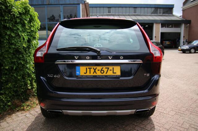 Volvo XC60 2.0 T5 FWD Ocean Race